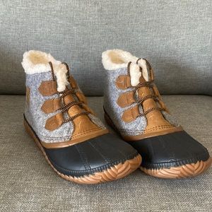 Sorel Waterproof Duck Boots….  Women’s Size 11